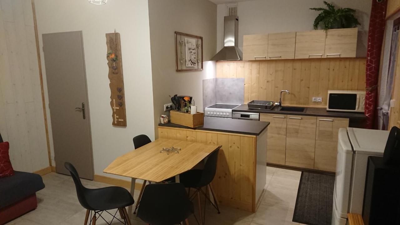 Gite Tout Confort 4 Personnes Besse-et-Saint-Anastaise Exterior photo