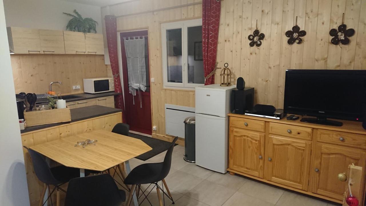 Gite Tout Confort 4 Personnes Besse-et-Saint-Anastaise Exterior photo